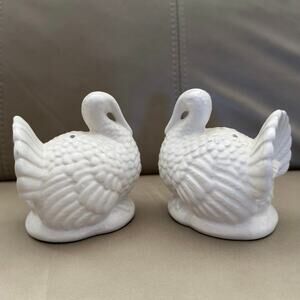 White Ceramic Turkey Salt & Pepper Shakers Thanksgiving Decor (Chipped)